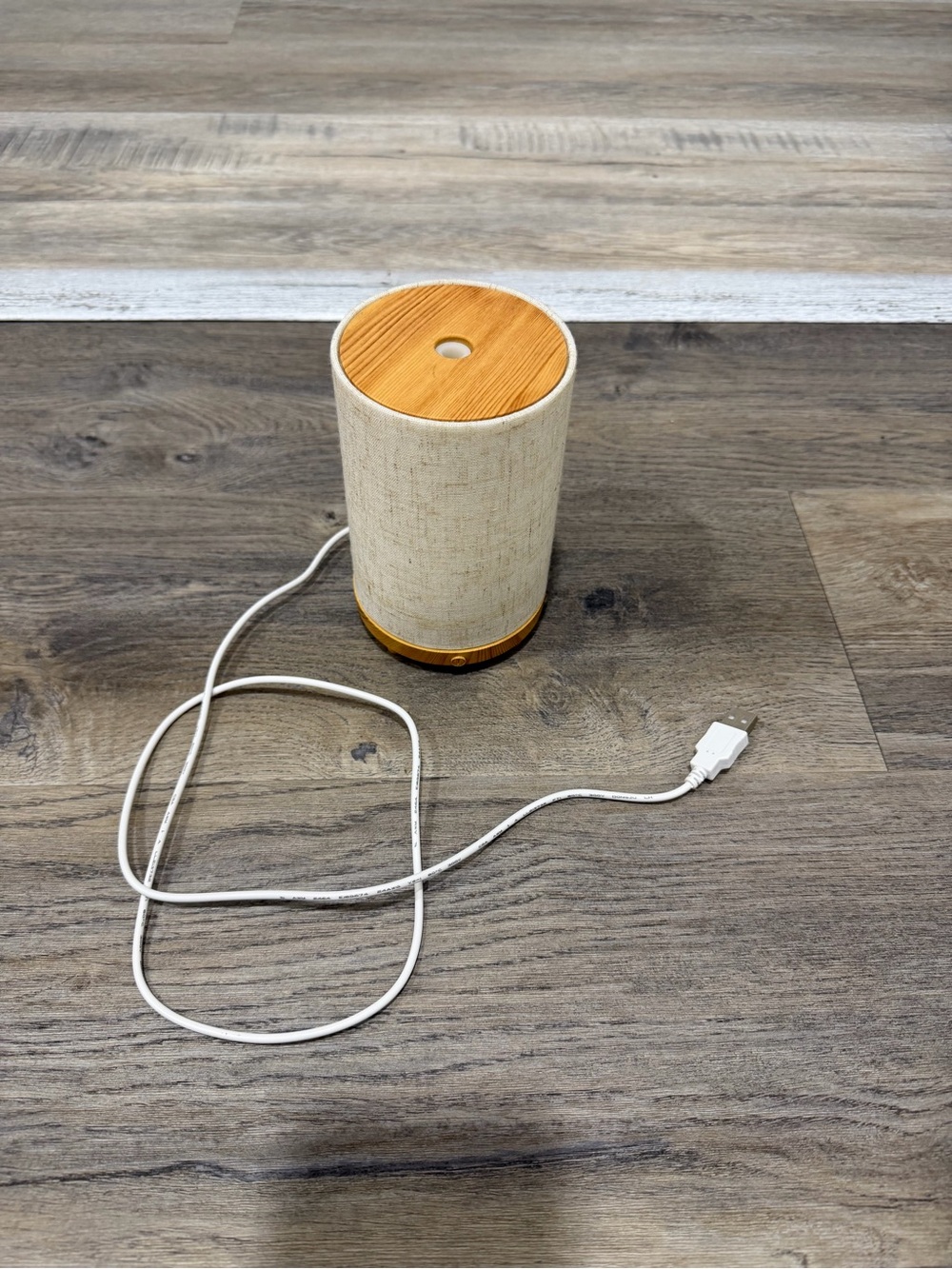 Neutral Linen USB Diffuser - Picture 2 of 2